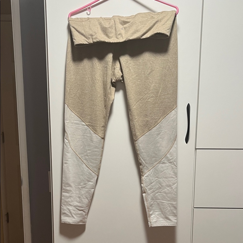 Old Navy Tan and White Leggings